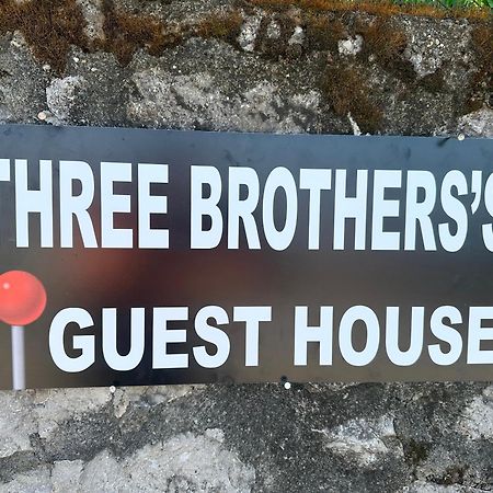 Three Brothers Shiroka Bagian luar foto